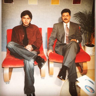 Muhammad Farhan Aslam pictured with Pakistani singer and social activist Shehzad Roy.